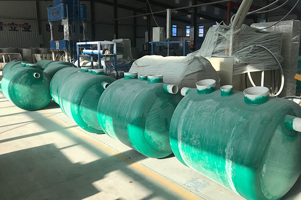 玻璃鋼化糞池的價格都和哪幾點有著關(guān)系 玻璃鋼化糞池的價格都和哪幾點有著關(guān)系